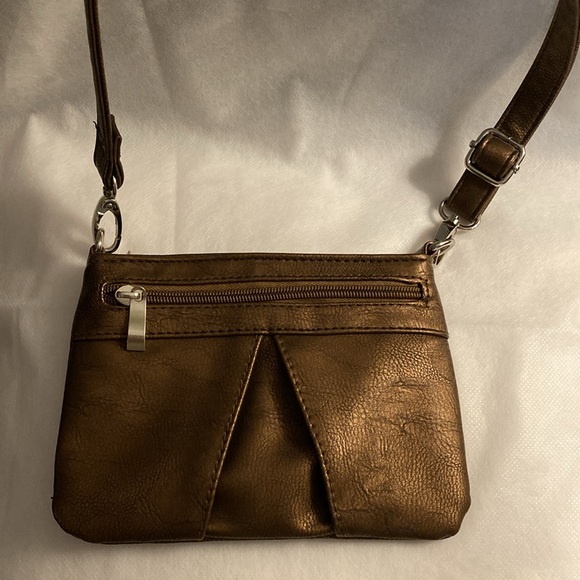 NWOT - Copper Coloured Crossbody Bag Adjustable Strap V Front Zippered Pocket - Picture 10 of 16